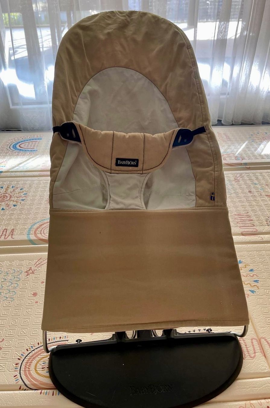 Babybjörn Wippen & Schaukeln: BabyBjörn Wippe beige – Gebraucht aus Ossingen von kai.s