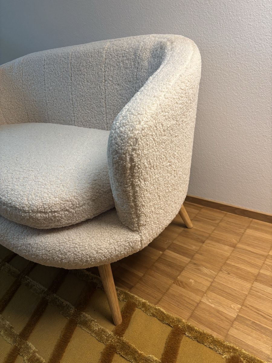 Sofas: Bouclé Sofa Creme – Teddy Look 2-Sitzer – Gebraucht aus Zürich von Eves.vintage.element 3