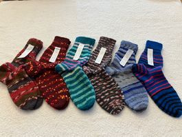 1 Paar neue handgestrickte Socken Nr. 37/38 zur Auswahl