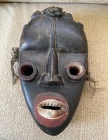 Holzmaske DAN aus Elfenbeinküste