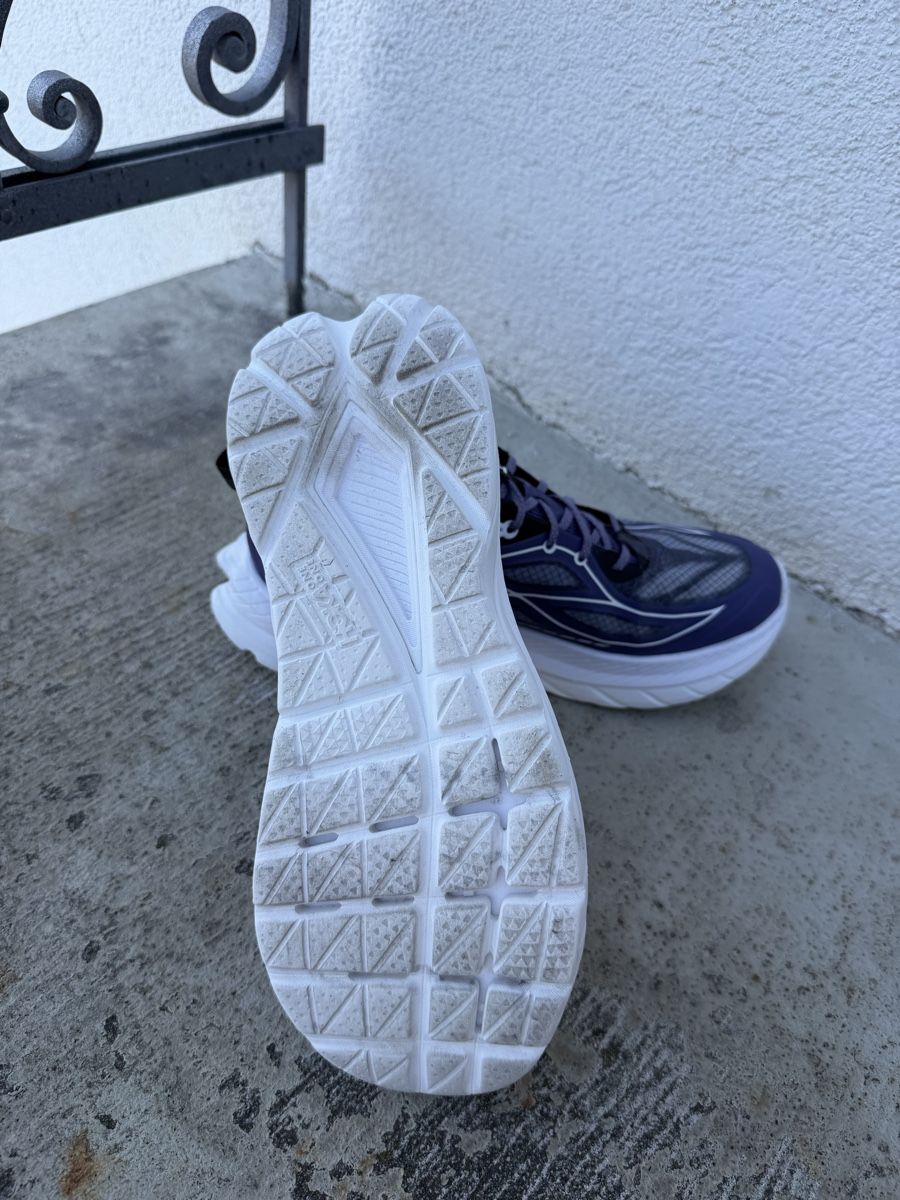 Hoka One One Damenschuhe: HOKA Mach Remastered  – Neu (gemäss Beschreibung) aus Zürich von agichristine 2