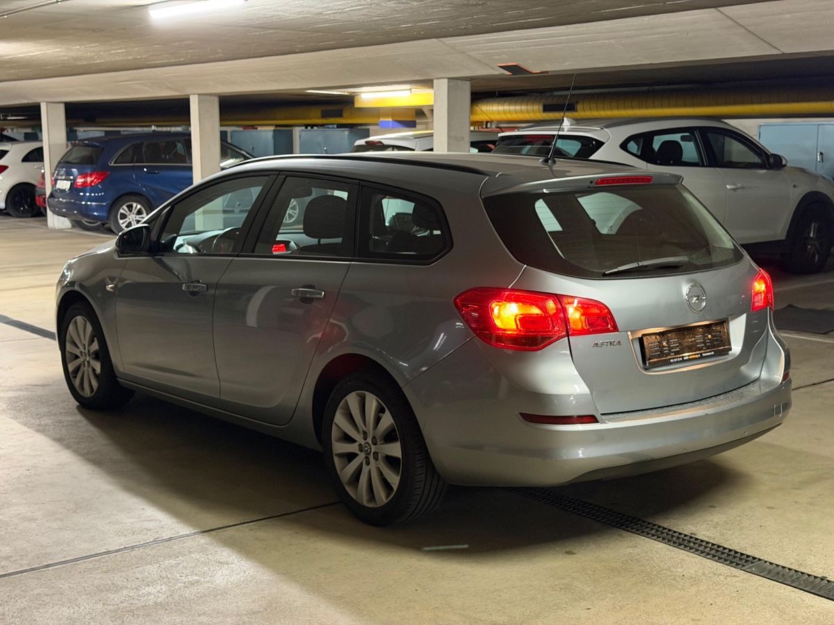 Opel Automobili: OPEL Astra J 16 Kombi – Usato da Winterthur venduto da F.M_mili 1