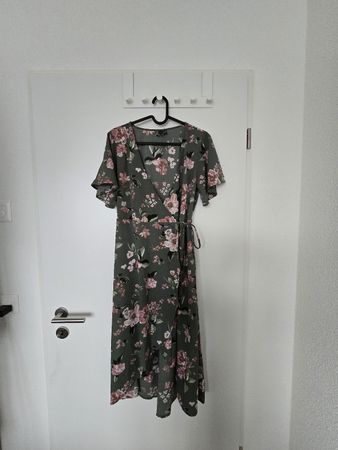 Wickel-Kleid von Vero Moda, Grün mit Blumenmuster, Gr. XS