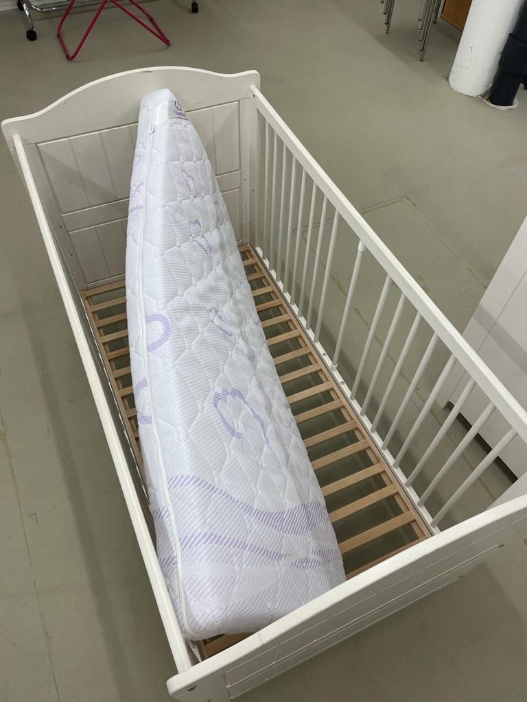 Letti: Babybett – Usato da Schaffhausen venduto da Vlooo
