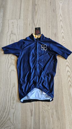 Rennradtrikot und Unterhemd in Grösse S von Ekoi