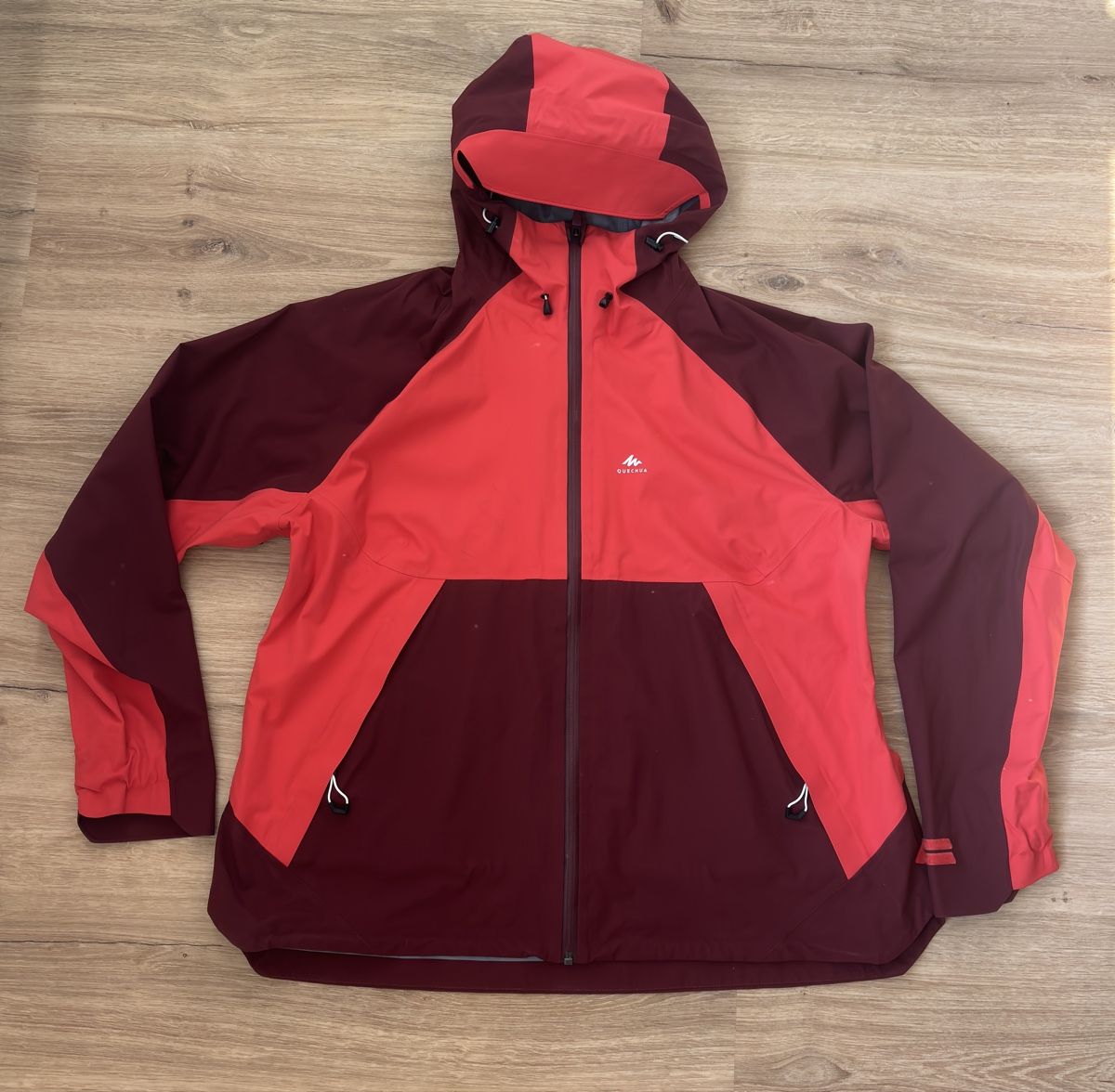 Decathlon Giacche: Veste de randonnée imperméable Quechua – Usato da Matten b. Interl venduto da AudreyWurges