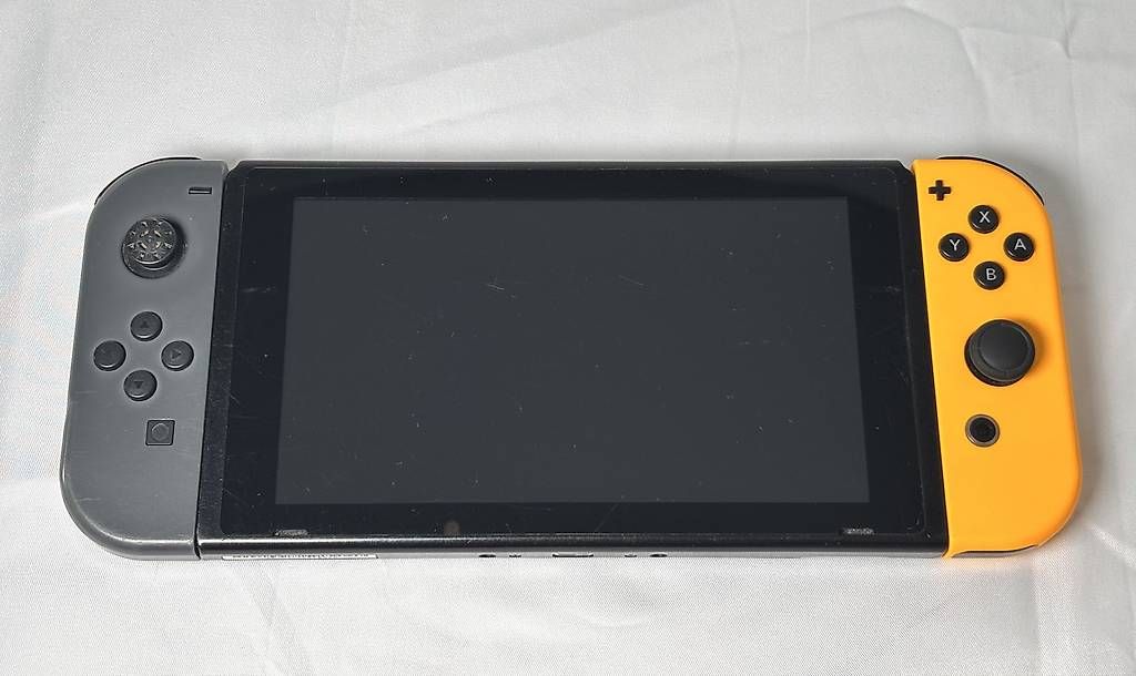 Nintendo Consoles: Nintendo Switch Console | Accessori + Gioco – D'occasion à Gordola par kar_gy5g 1