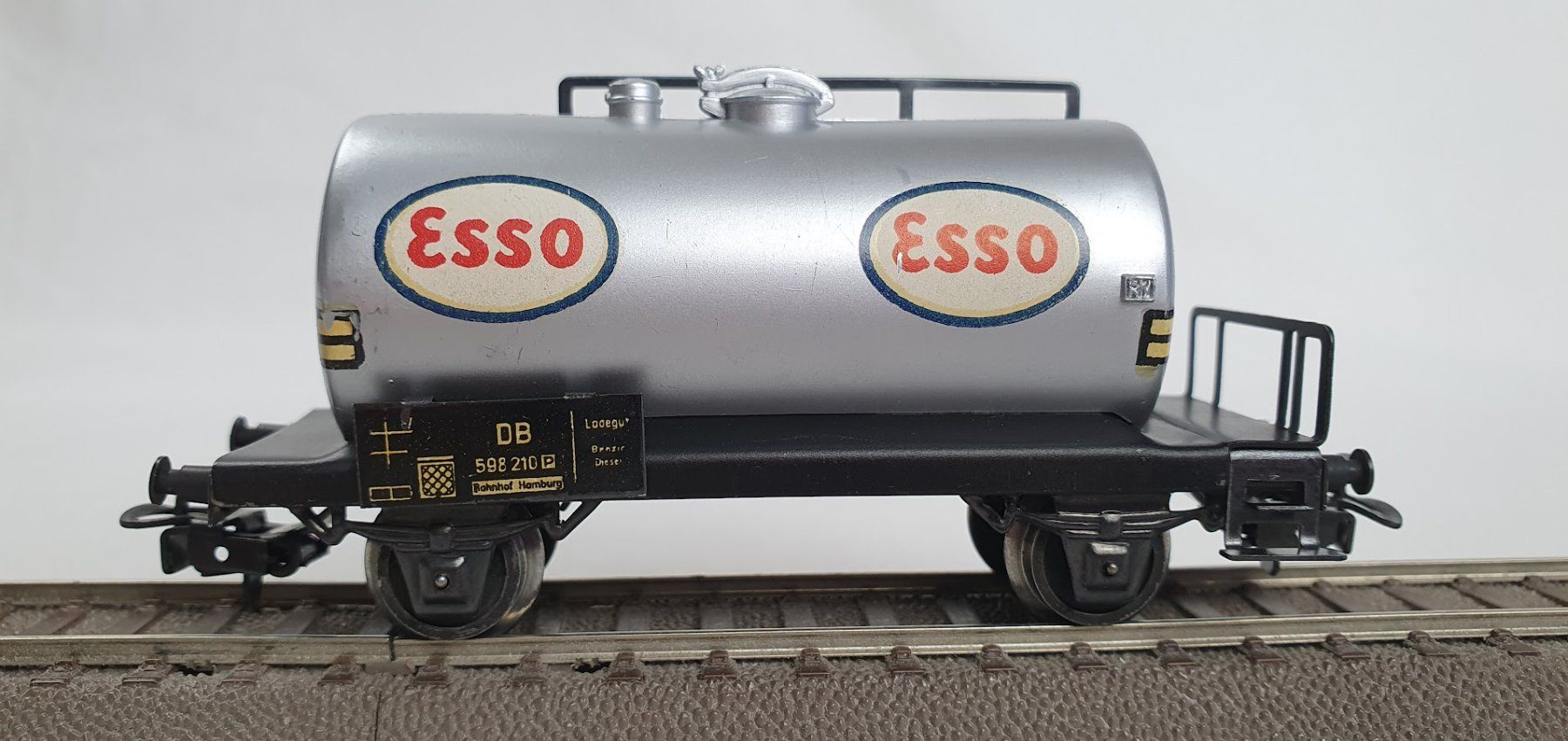 Märklin Modellini di ferrovie: Märklin 4501 DB Kesselwagen "ESSO", Version: 1962 – Usato da Seon venduto da voAllBah 1