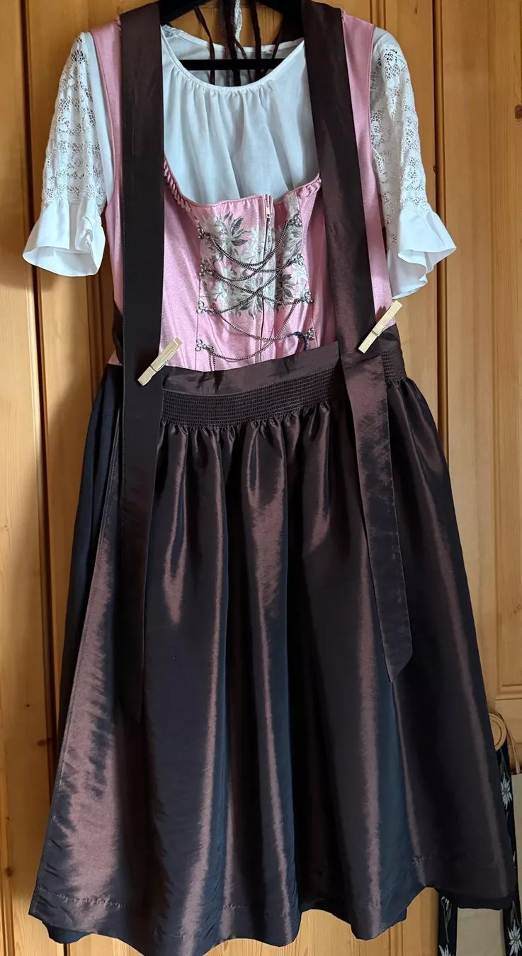 Vestiti: Dirndl – Usato da Flawil venduto da Stella_3