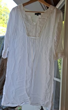 Sommerkleid mit Stickereien 100% Baumwolle