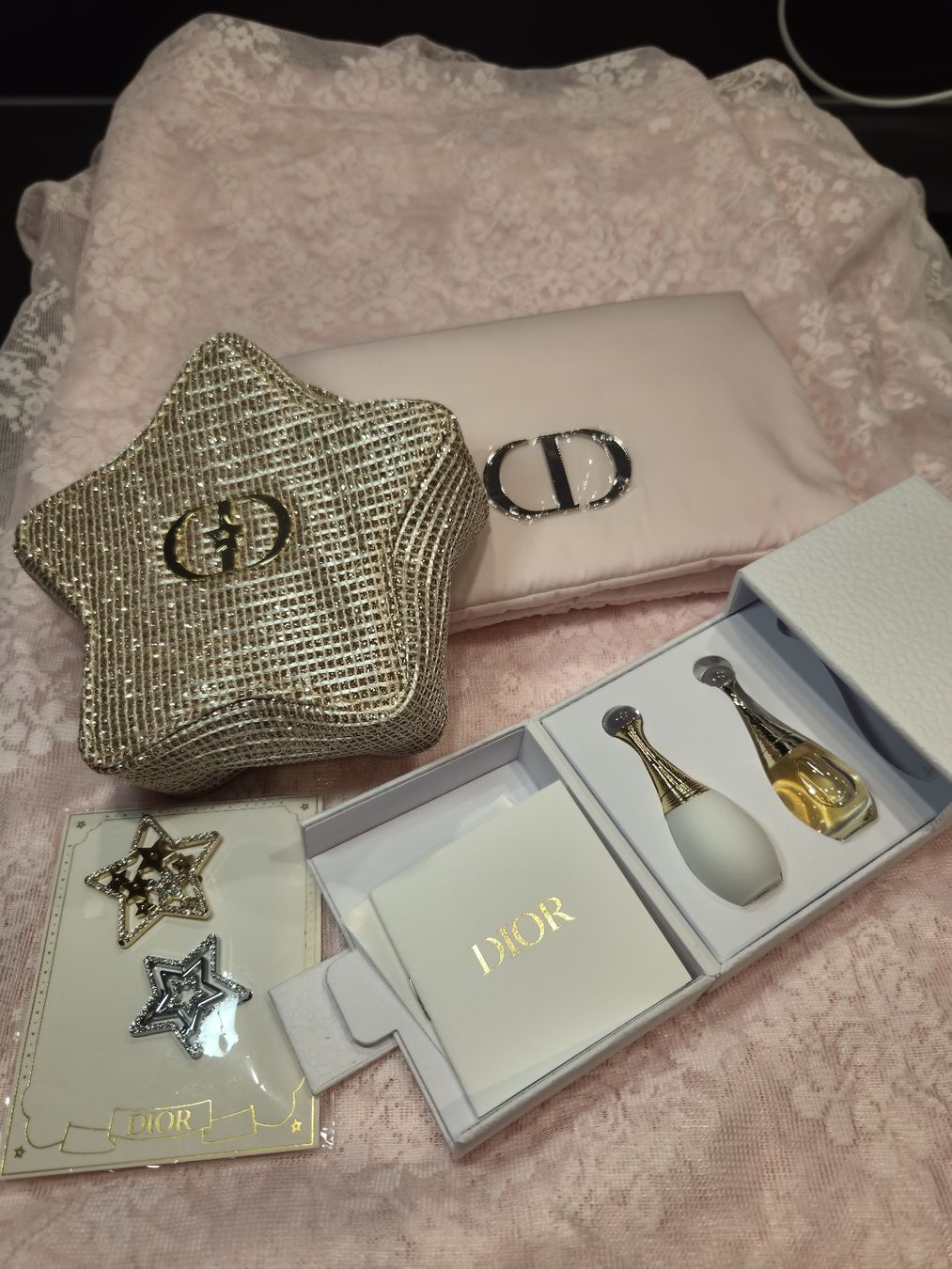 Dior Accessori per capelli: Dior Gifts Set – Nuovo (secondo la descrizione) da Thun venduto da inuyasha93 1