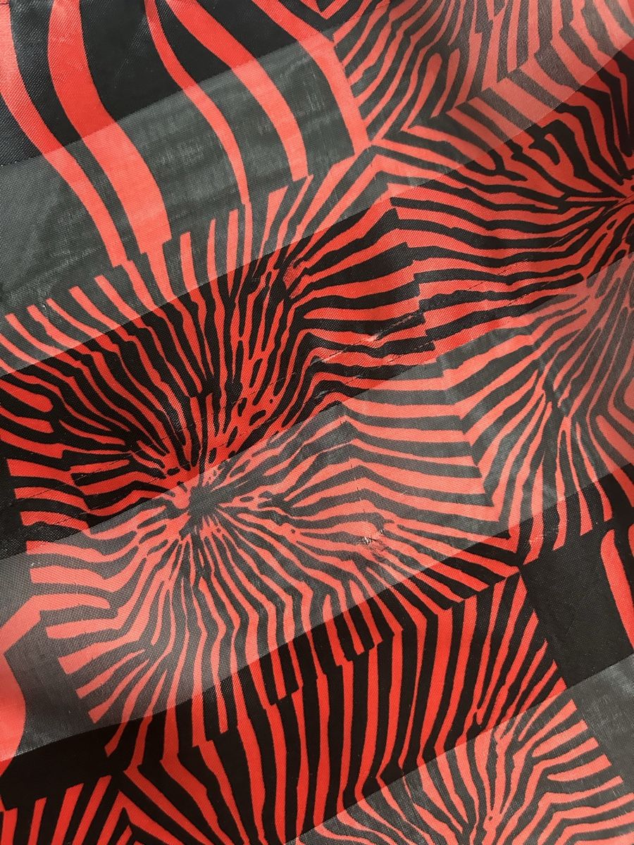 Foulards & écharpes: Scarf red black geometric print new – Neuf (Voir description) à Saland par ele_vc96 1