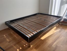 Bettgestell mit Lattenrost 150x200cm