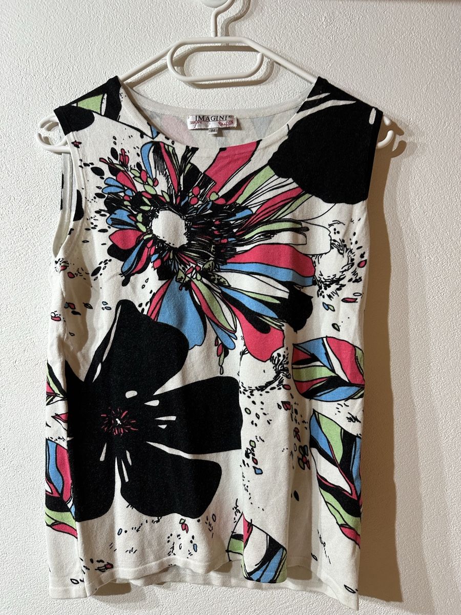 Top: Ärmelloses Oberteil mit Blumenmuster – Usato da Betschwanden venduto da Racer00 2