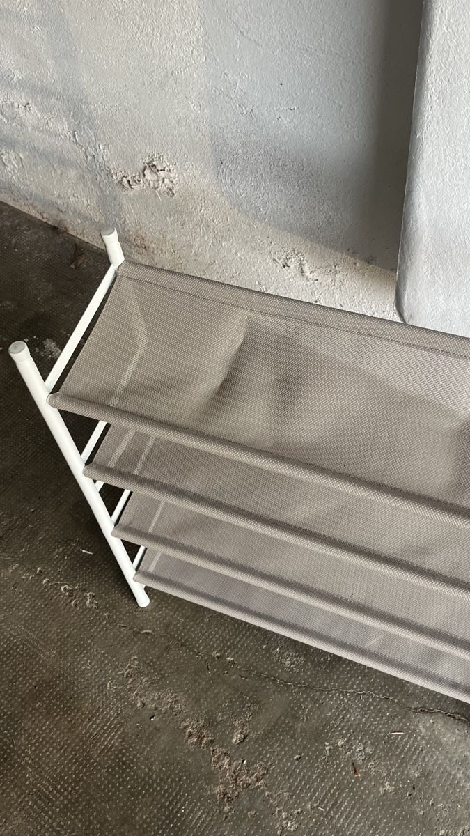 Regale: Étagère à chaussures – Gebraucht aus Daillens von BrandonW 2
