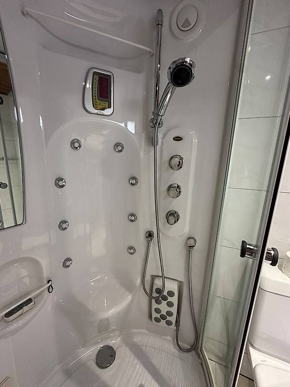 Douches: Appollo Steam Box / Dampfdusche mit Massagefunktion – D'occasion à Gattikon par MOR_pq67 1