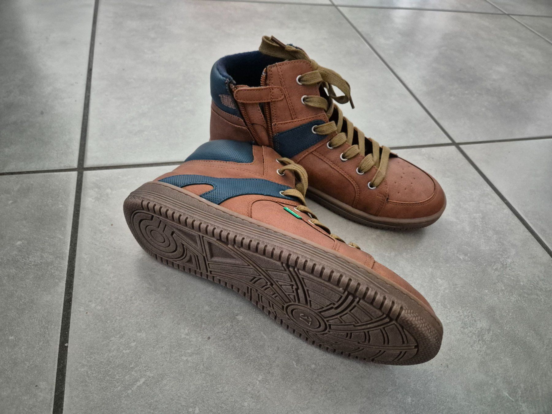 Kickers Schuhe für Jungen: Chaussures Kickers neuve taille 37 – Neu (gemäss Beschreibung) aus Cornol von Cuevas3 1
