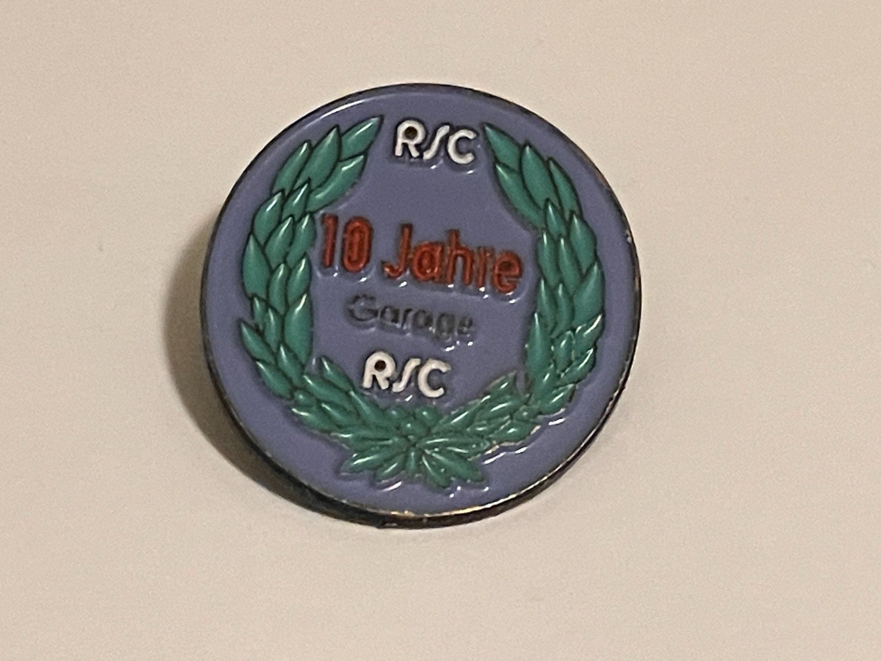 Placchette & Badge: 1 Pin RSC Garage 10 Jahre – Usato da Basel venduto da djwwpp