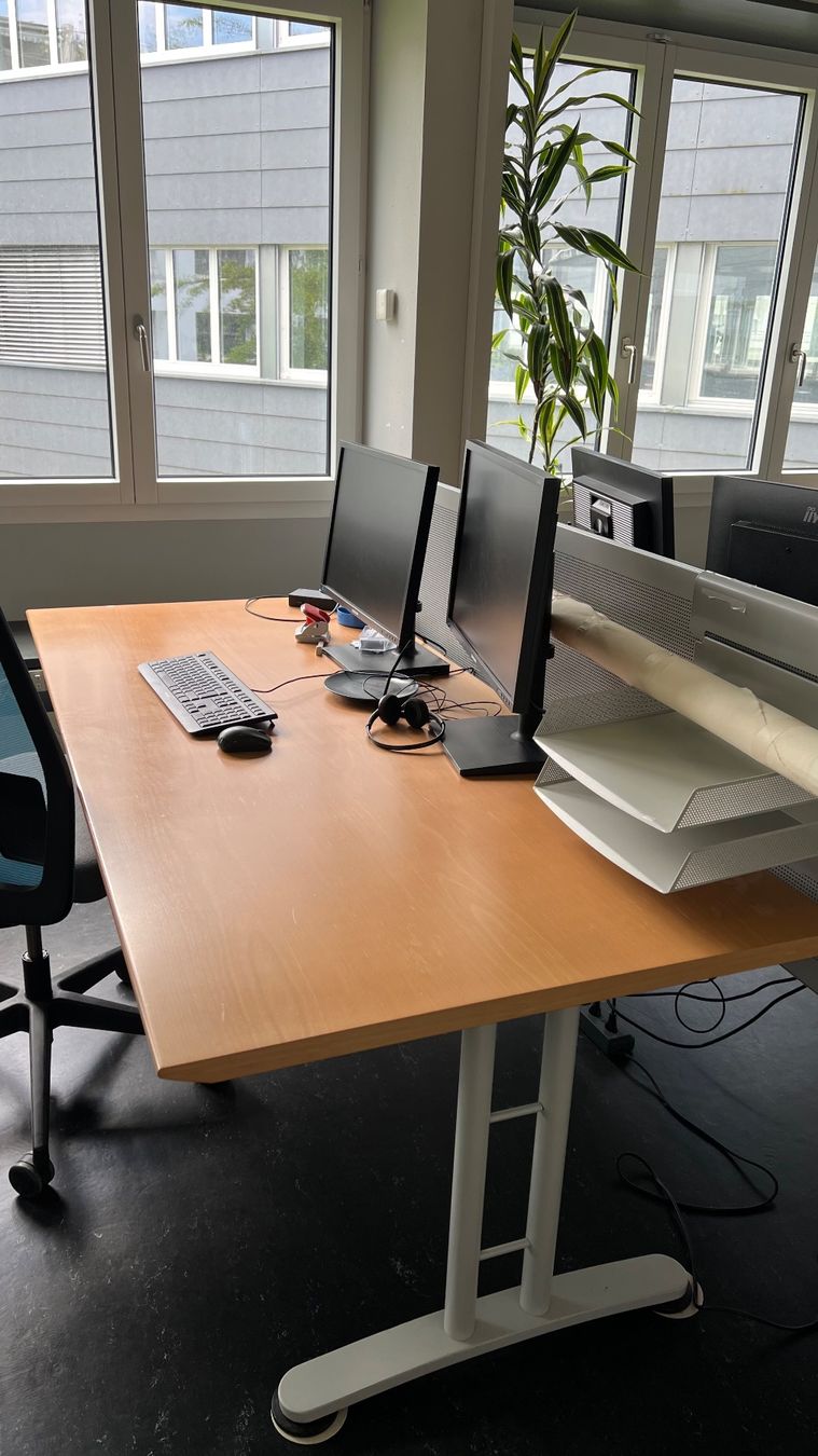 Schreibtische: Schreibtisch massiv 200cm x 80cm – Gebraucht aus Remetschwil von sin_g2pp 1