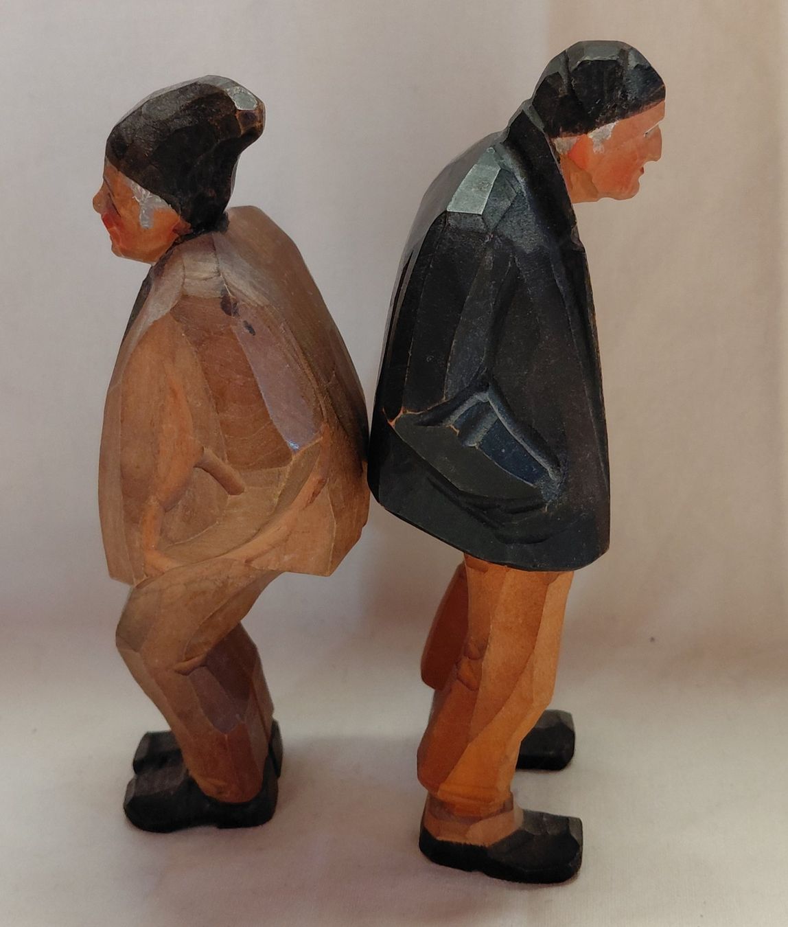 Statuette: 2  Holzfiguren handgeschnitzt bemalt – Usato da Trogen venduto da Limboo 3