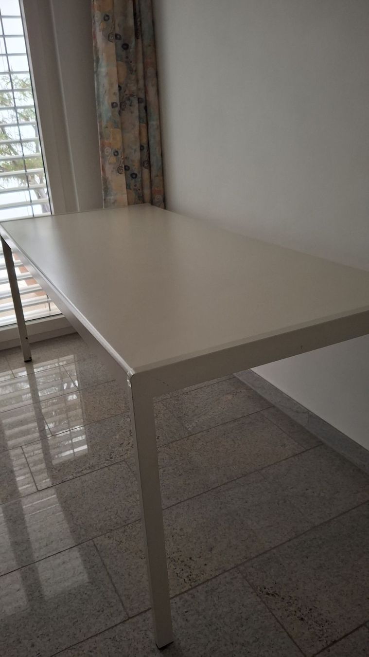 Scrivanie: High Quality Office Table – Nuovo (secondo la descrizione) da Uetikon am See venduto da sum_q8ty