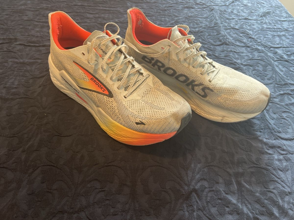 Brooks Chaussures hommes: Brooks Hyperion 2 Max Laufschuh Herren Grösse 46 gebraucht – D'occasion à Zürich par luc_tx6w