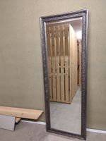 Grosser Wandspiegel mit schönem Rahmen, Vintage Look!