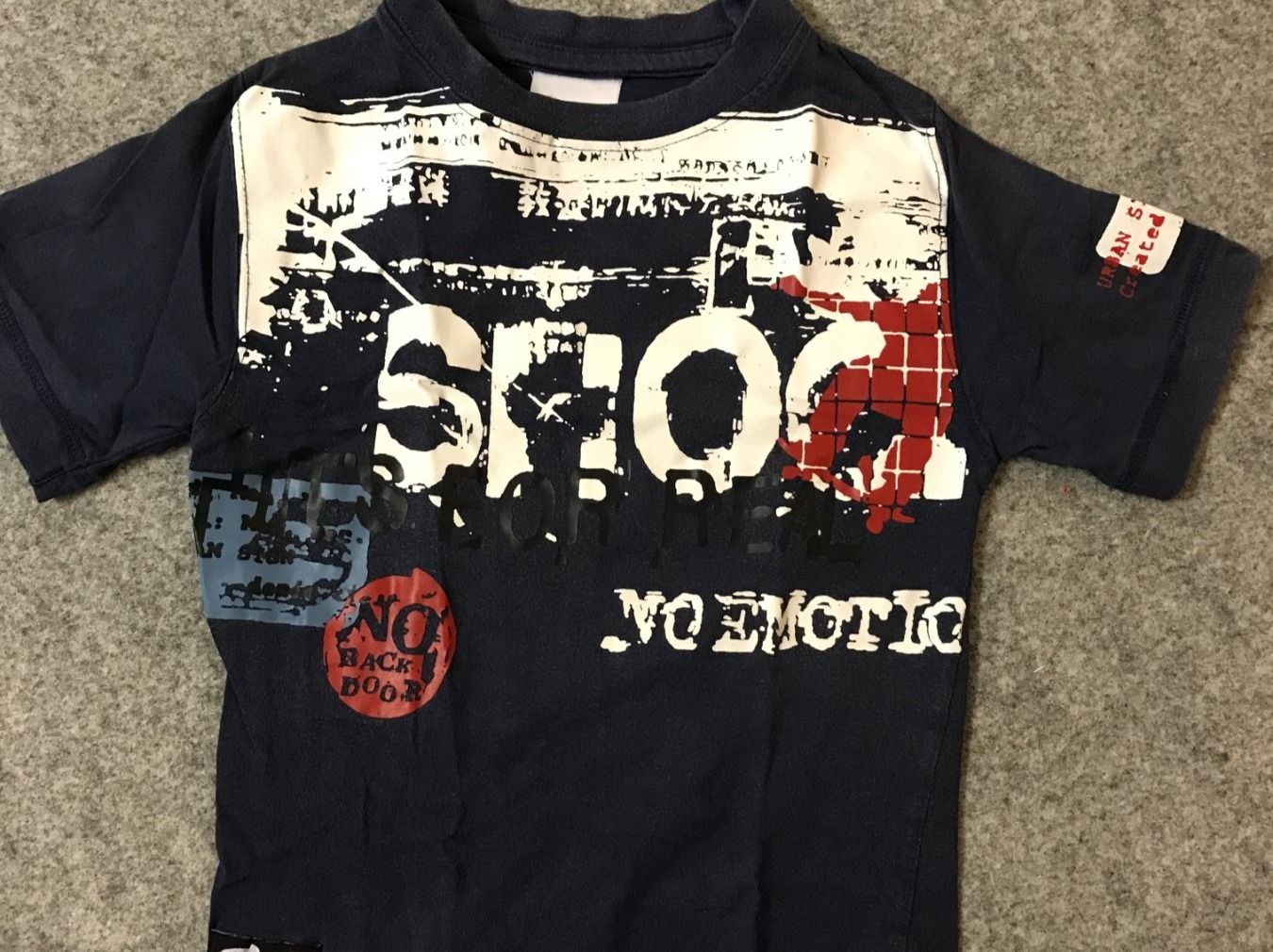 Hemden, T-Shirts & Polos: Cooles T-Shirt Gr. 104 – Gebraucht aus Guntershausen von Gloominati 1