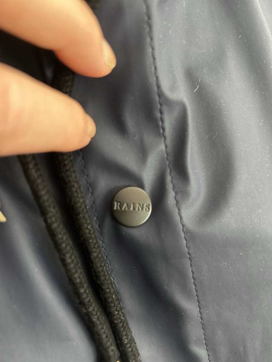Rains Cappotti: Rains Parka S/M Unisex, Navy – Usato da Ruvigliana venduto da princesse10 1