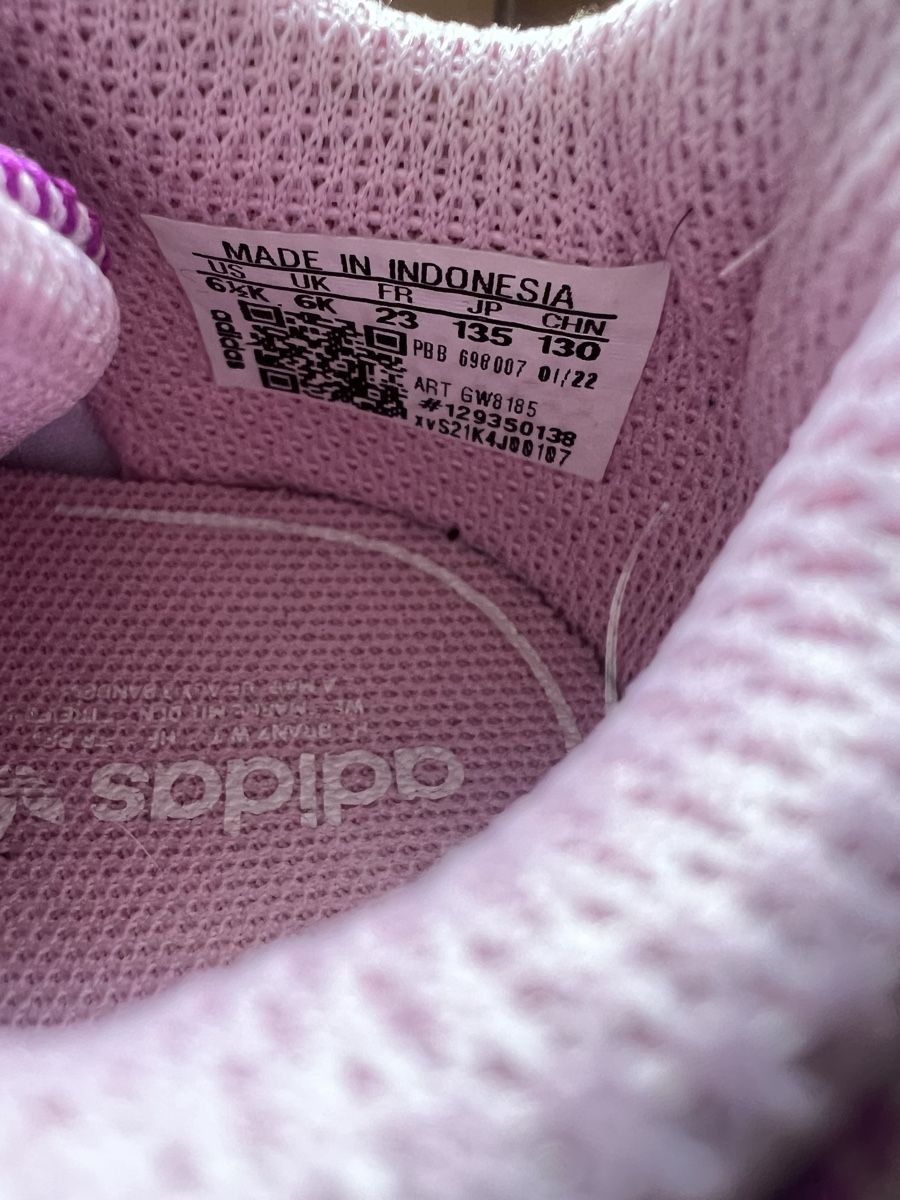Adidas Chaussures filles: Adidas Sneaker Gr. 23 – D'occasion à Breitenbach par Saskia.Betschart 1
