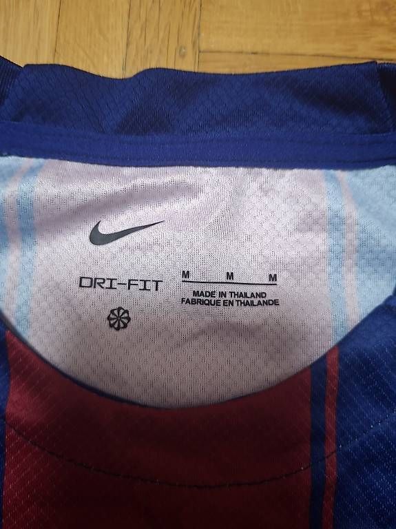 Leibchen & Hosen: Barcelona Trikot "Raphina 11" – Gebraucht aus Wetzikon ZH von cet_6fbf 2