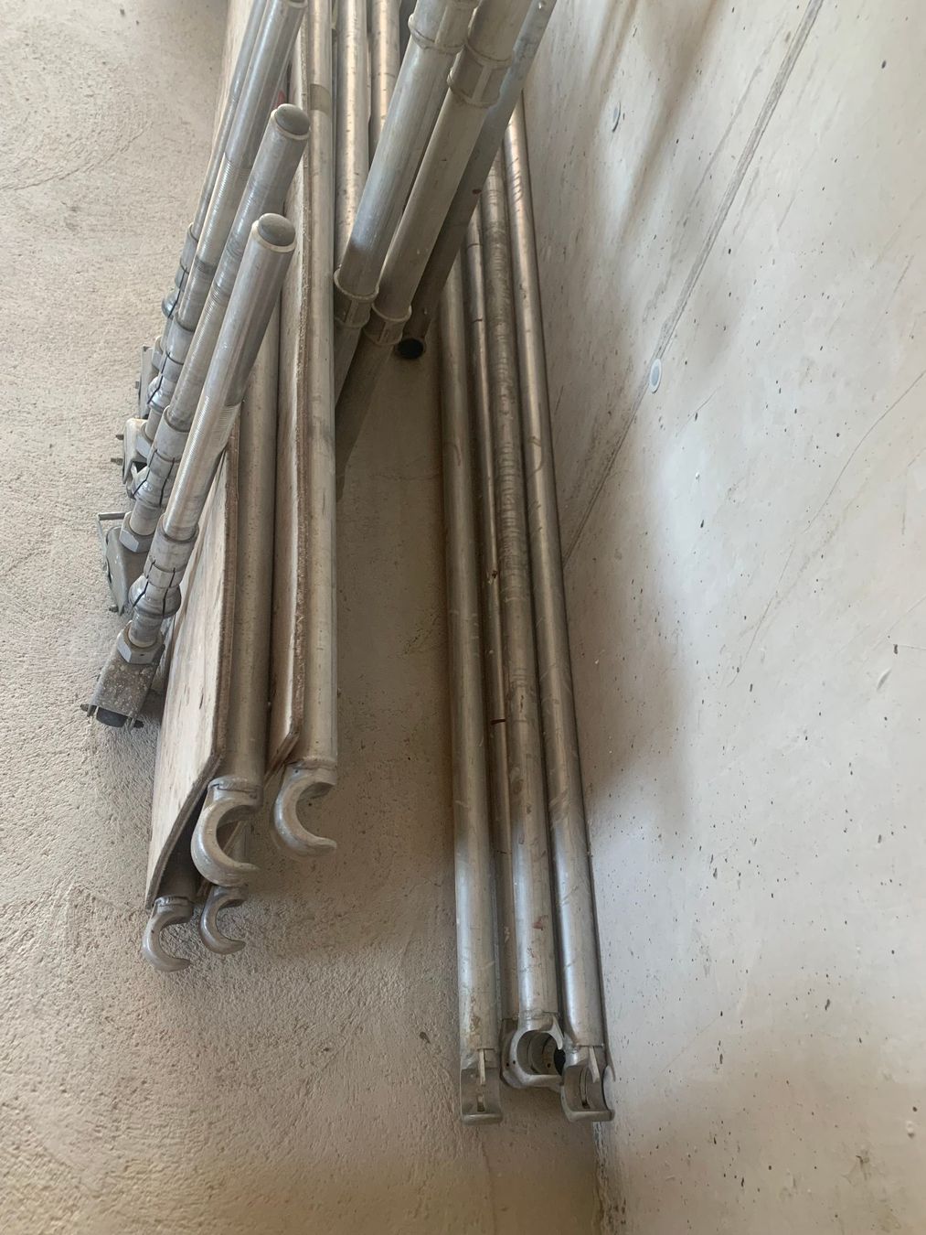 Ponteggi: Baugerüst extra tief: 140 cm – Usato da Baldegg venduto da kuzo1234 2