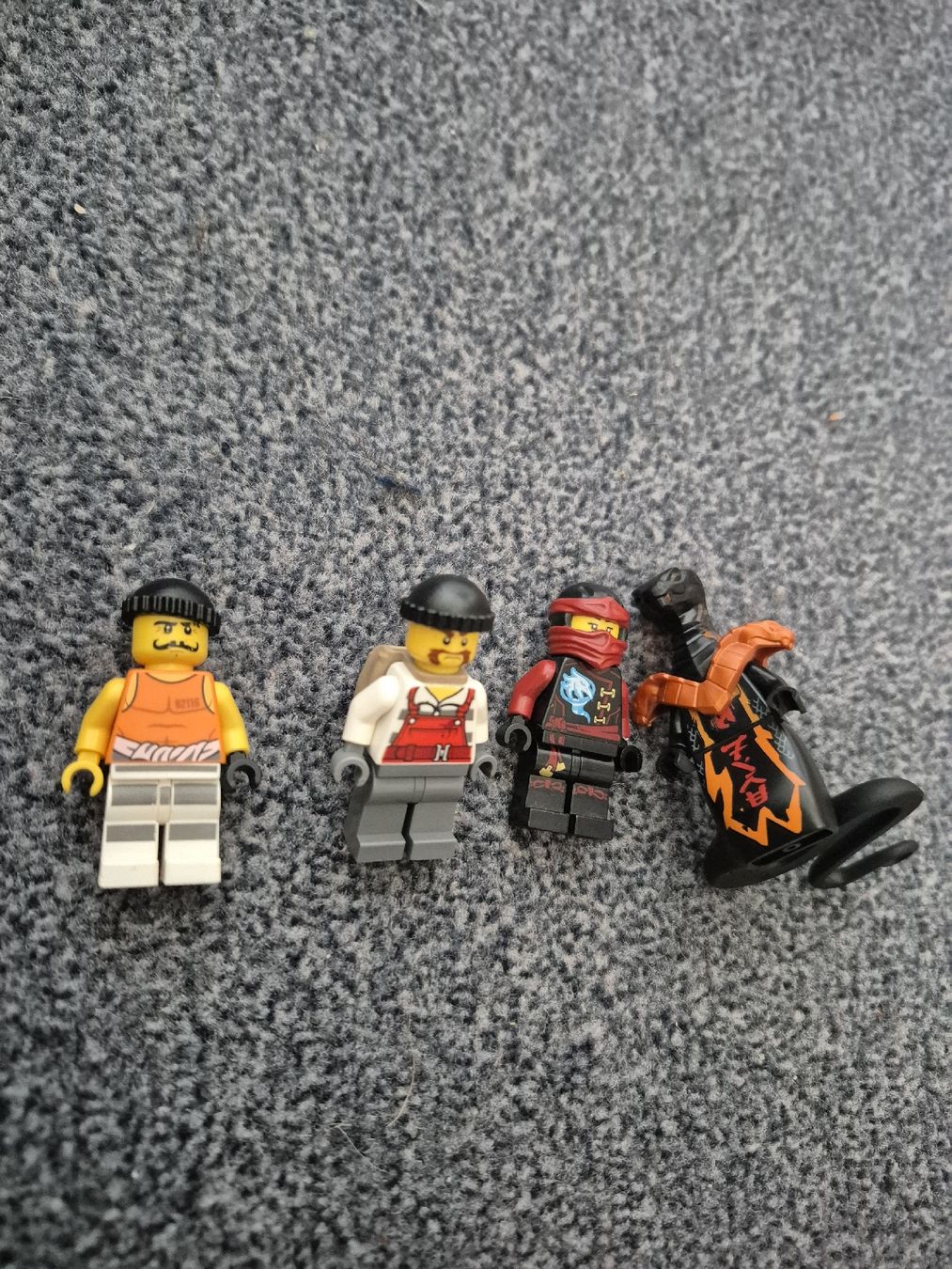 Lego Spielzeuge: Lego Figuren Ninjago/City – Neu (gemäss Beschreibung) aus Bischofszell von TiKru