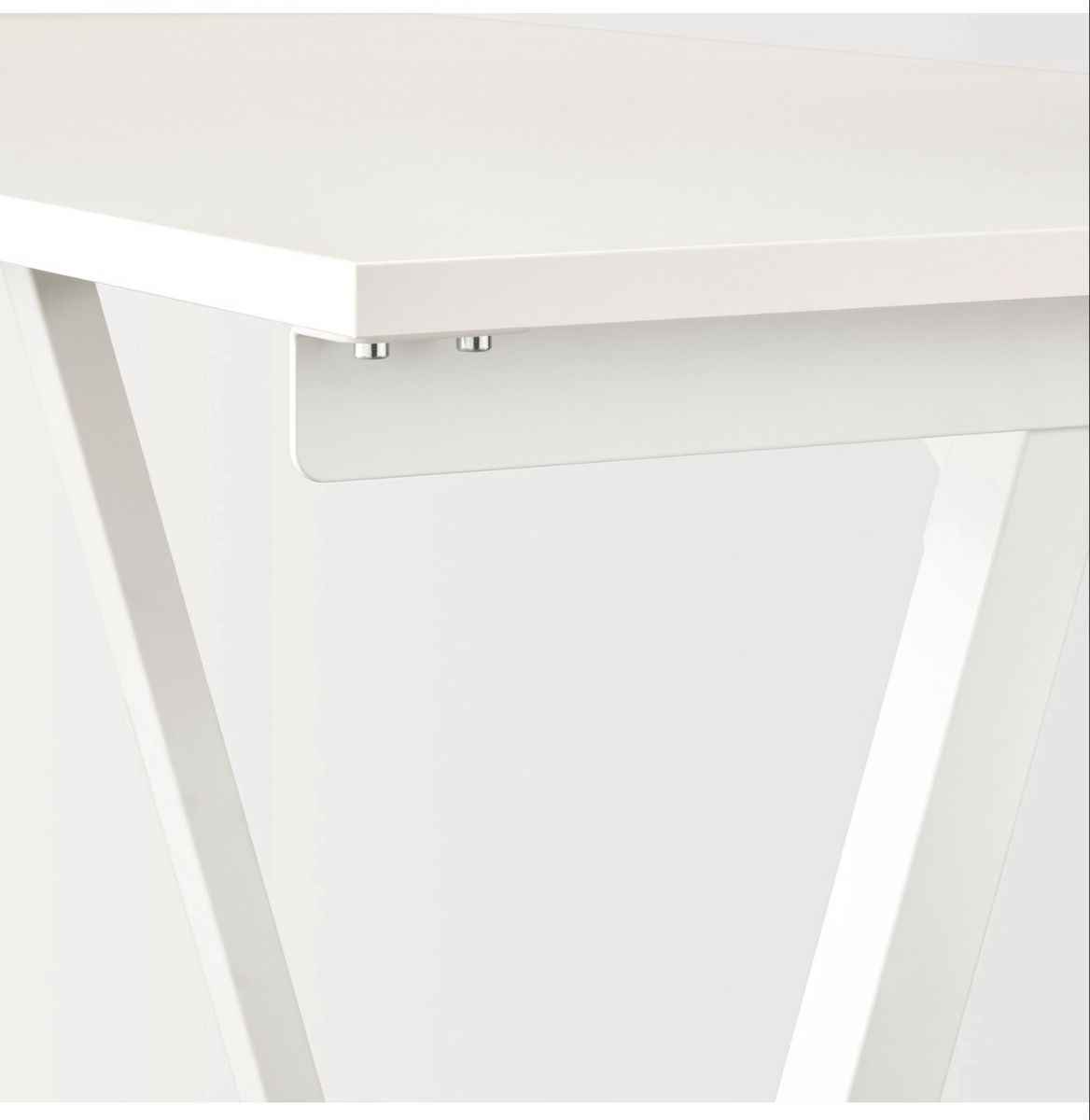 Scrivanie: White Ikea Trotten desk – Usato da Zürich venduto da iam_29bl 1
