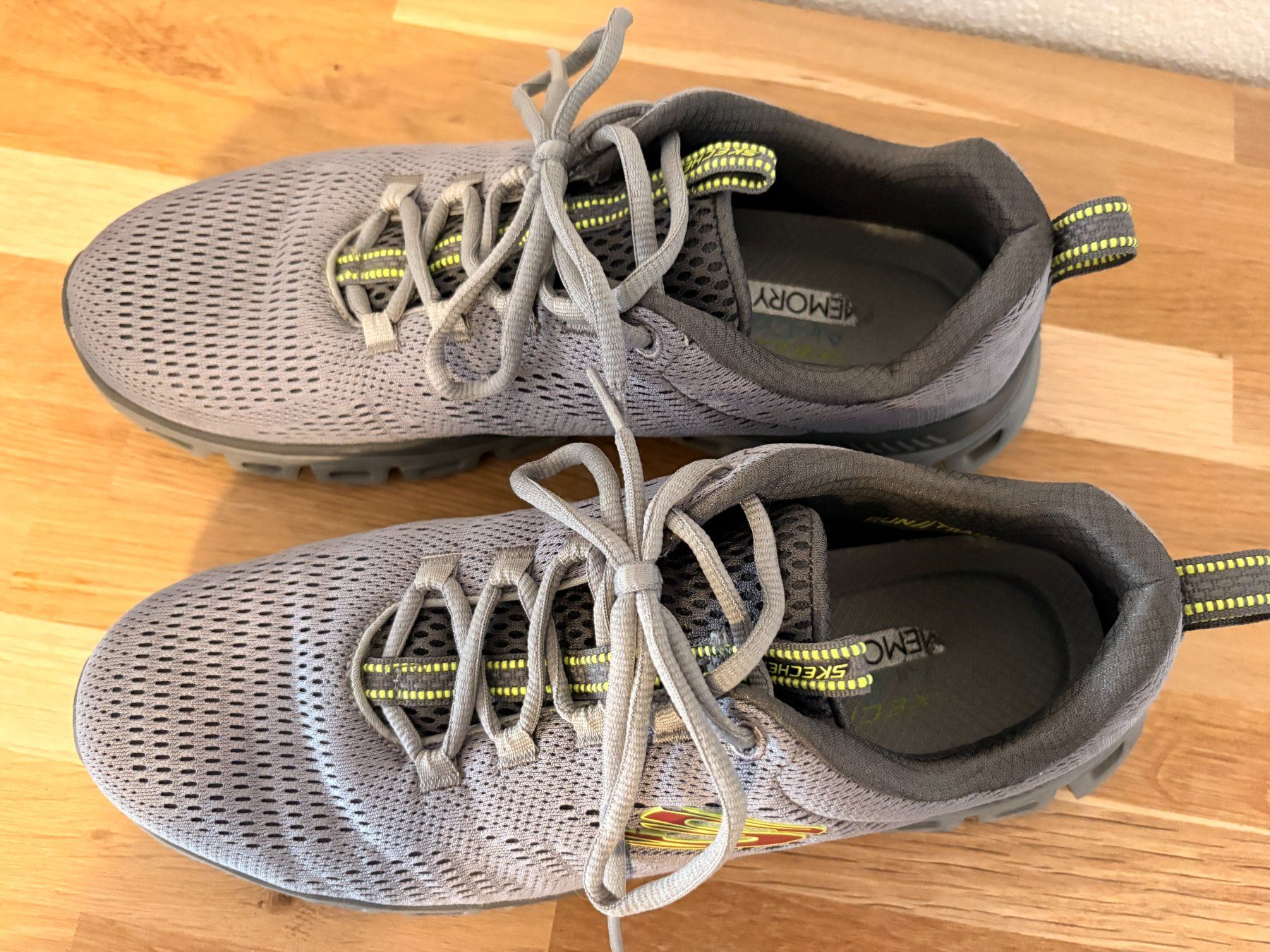 Skechers Scarpe da uomo: Skechers Herren Glide-Step Grey Grösse 43 – Usato da Adlikon b.Regensdf venduto da Cappo 2