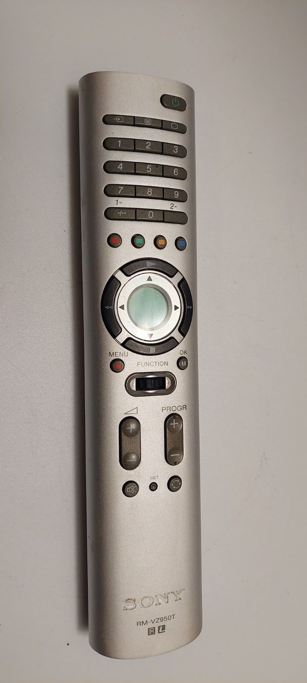 Sony Telecomandi: Télécommande universelle Sony RM-VZ950T – Usato da Chapelle-s-Moudon venduto da gerryp