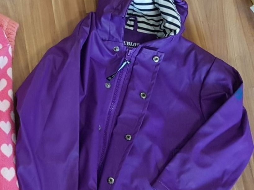 Lotti & Set di vestiti: Regenjacke gr 98 K4 – Usato da Schwarzenburg venduto da Sunny0290