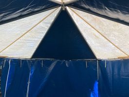 kleines spezielles Theater- oder Festzelt
