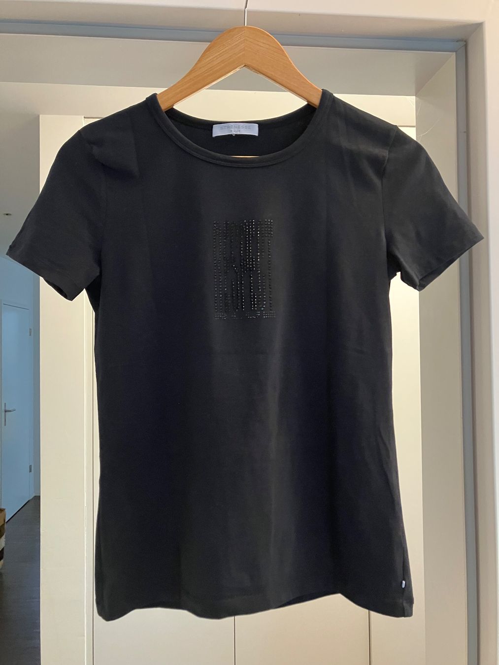 Strenesse T-shirts: Wunderschönes Shirt von Strenesse Gr. M – D'occasion à Zollikerberg par HillyBilly 1