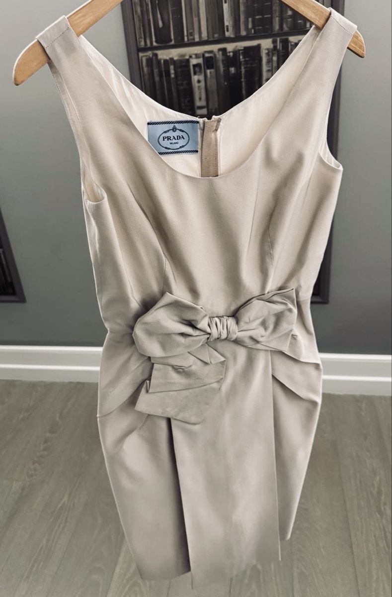 Prada Robes: Prada dress – Neuf (Voir description) à Collonge-Bellerive par alejan_0984