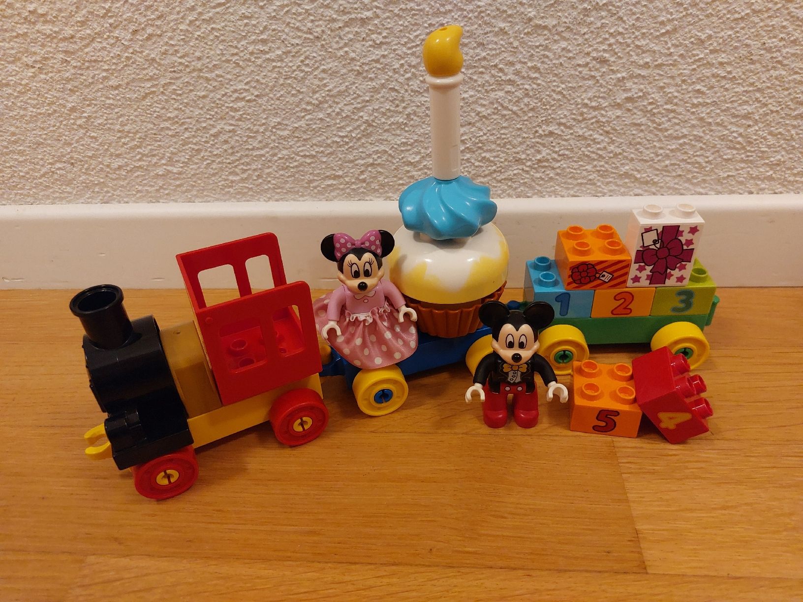 Lego Giocattoli: LEGO Duplo Geburtstag mit Mickey & Minnie (Micky Maus) – Usato da Balterswil venduto da Steineparadies 1
