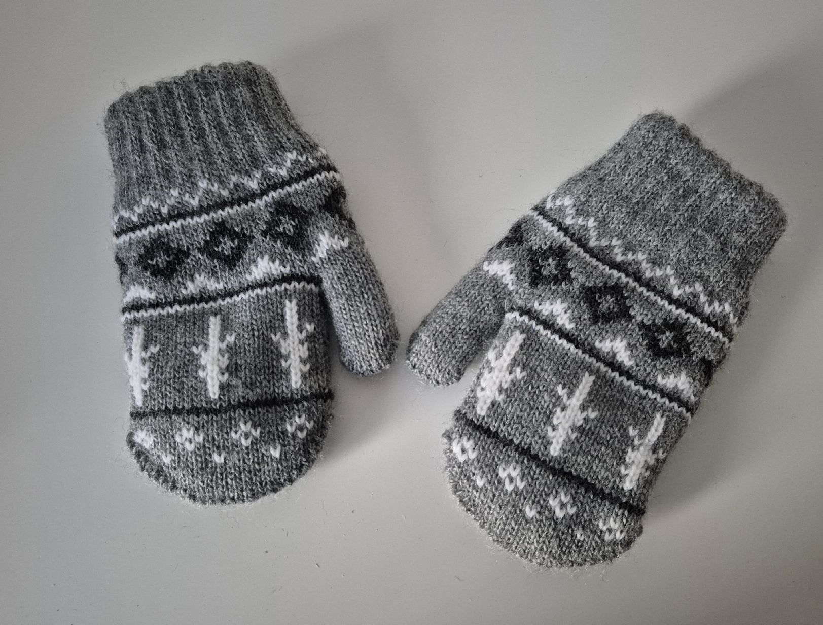 Nikin Lotti di vestiti: Nikin Set Mütze & Handschuhe – Usato da Münsingen venduto da Why88 2