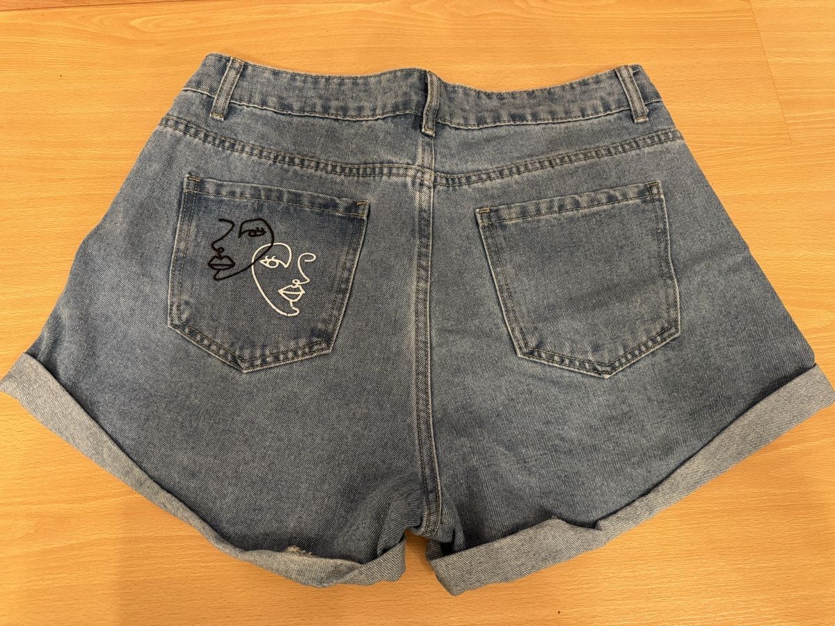 Jeans: Kurze Jeans – Usato da Niederurnen venduto da Salome.r02 1