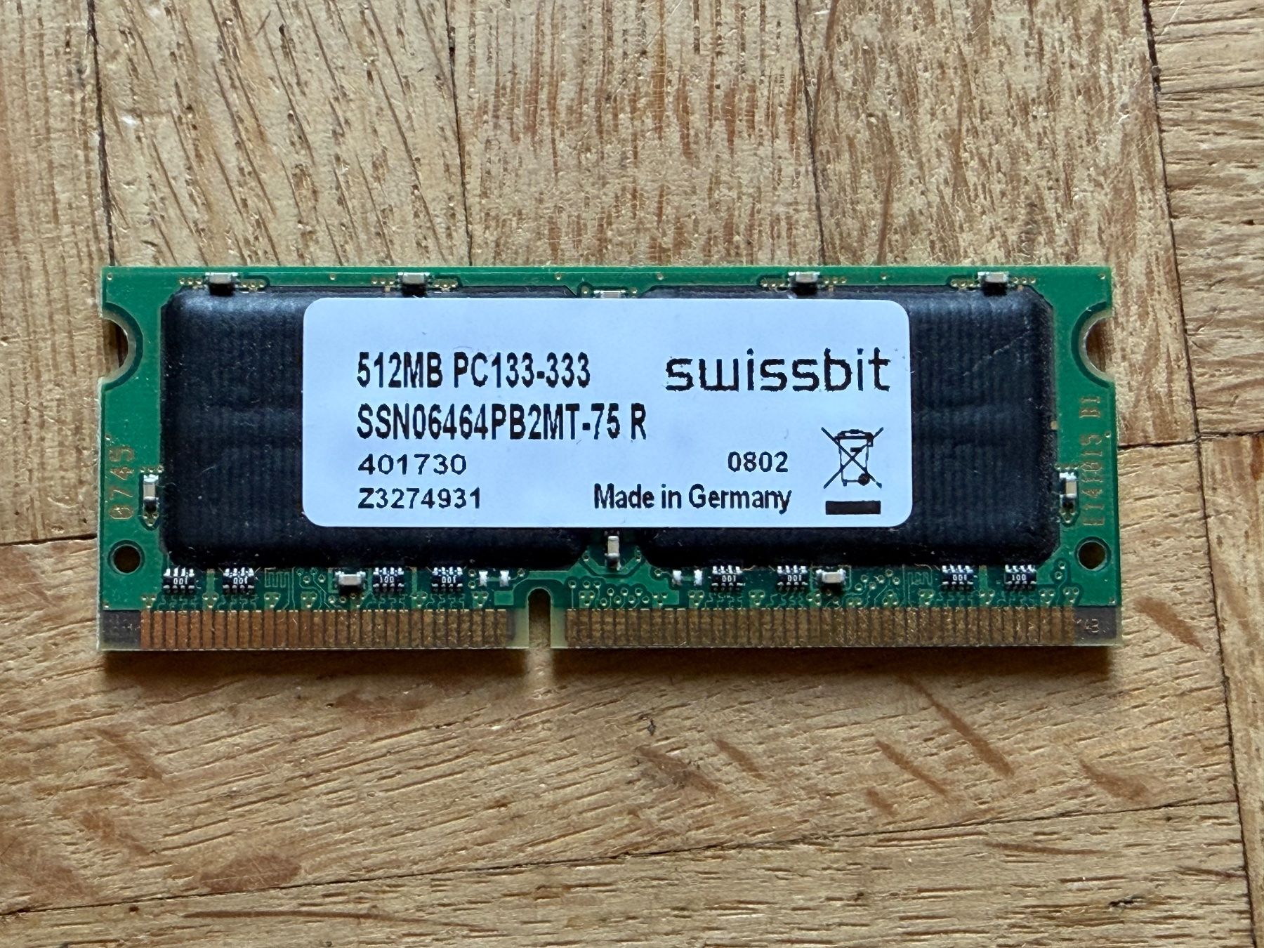 Memoria / RAM: Swissbit 512MB PC133 RAM Speicher – Usato da Adliswil venduto da synchrot