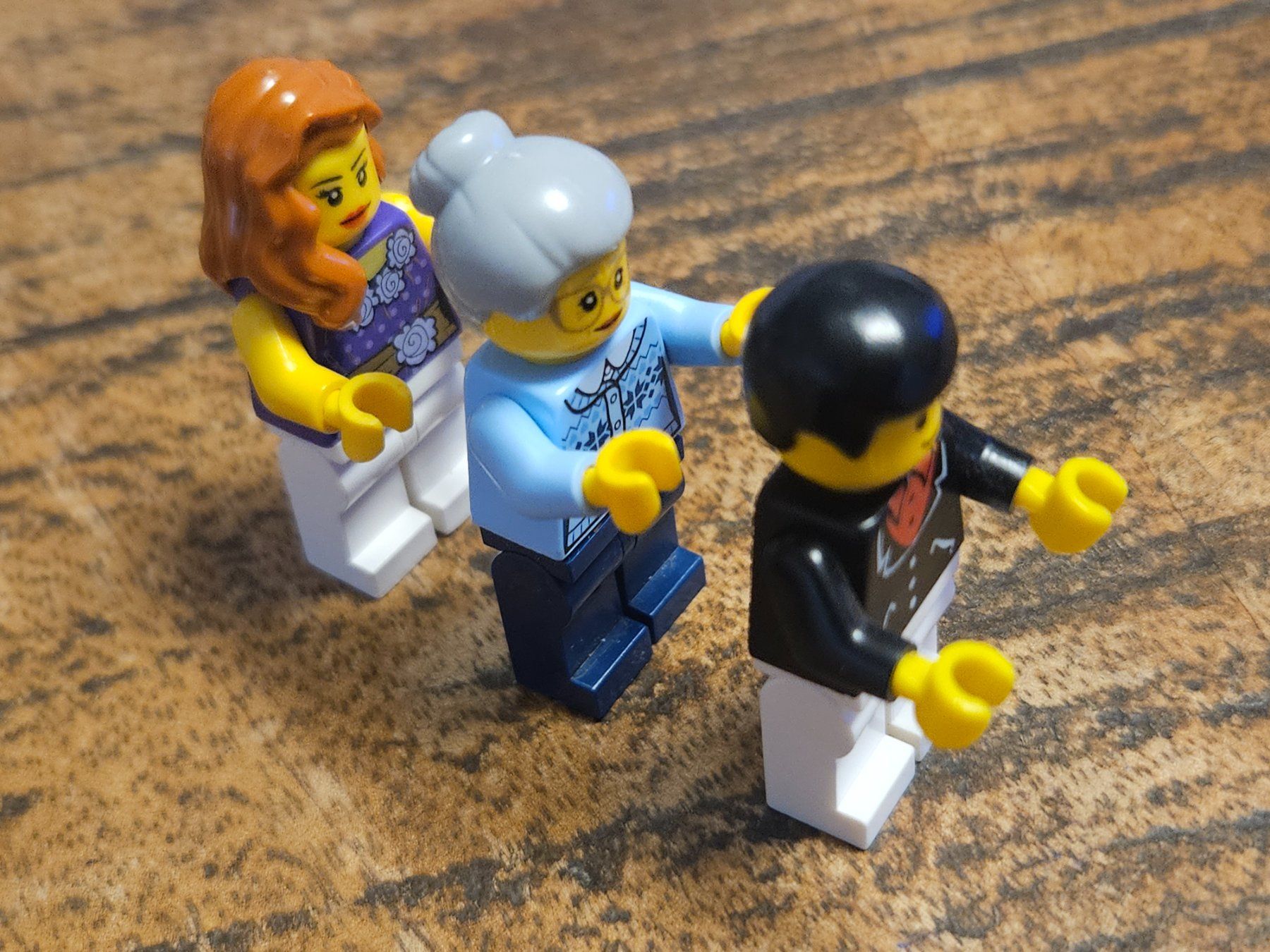 Lego Kit di costruzioni: lego lot de 3 figurines – Usato da Confignon venduto da Ecrofigs 3
