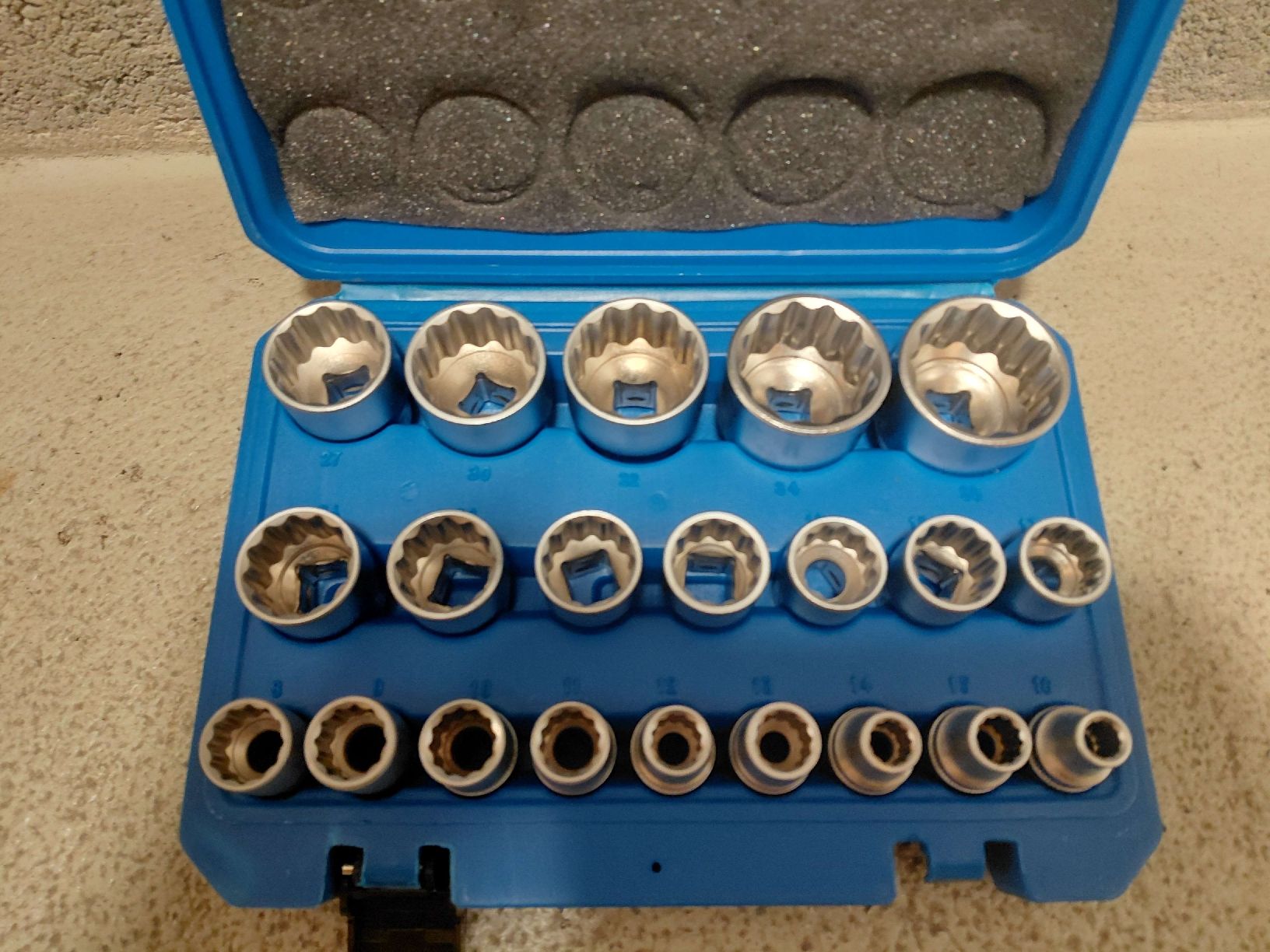 Tous les outils: Naters- Set bussole 3/8 con custodia – D'occasion à Naters par car_gl8z
