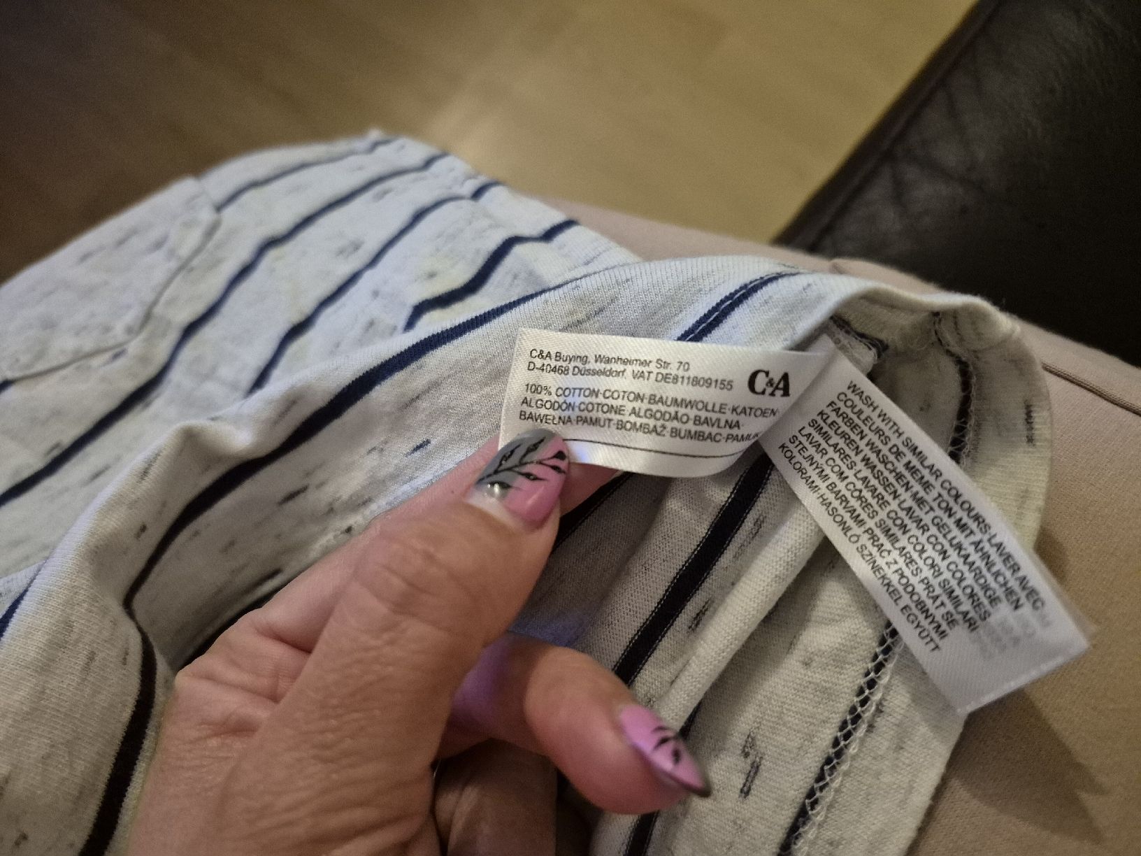 C&A Pulls et sweat-shirts: C&A Langarmshirt Grösse 98 – D'occasion à Oberweningen par Bumblebee2 2