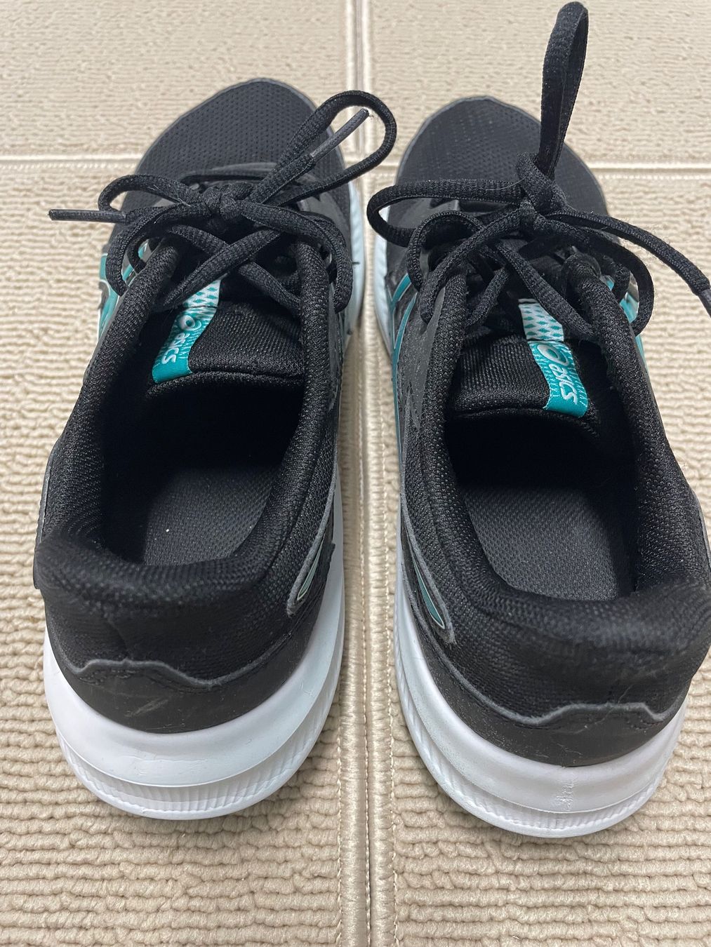Asics Scarpe per ragazzi: ASICS Kinder Turnschuhen – Usato da Schaffhausen venduto da kon_9tj8 1