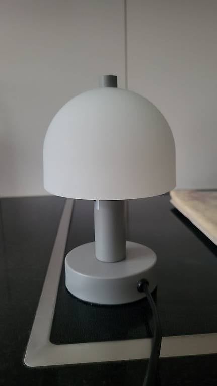 Lampade: Kleine Nachttischlampe – Usato da Sevelen venduto da Cleo82