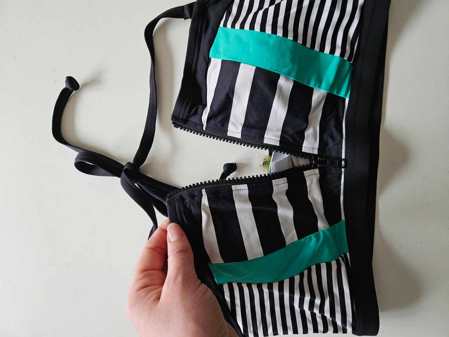Badekleider & Bikinis: Bikinioberteil Gr.36 A/B – Gebraucht aus Schaffhausen von sabrina915 4